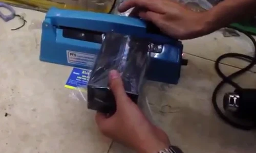 Xôn xao clip làm giả hàng fullbox điện thoại iPhone 6 