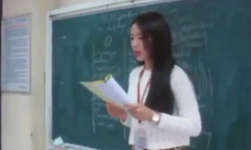 Nghe giọng đọc tiếng Anh lạ lẫm của Hoa hậu Kỳ Duyên