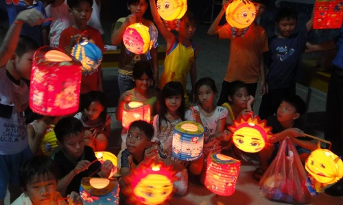 Nhạc chế “Âm thầm bên em” về Tết Trung thu 2015