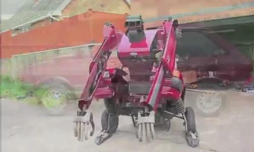 Quá trình lắp ráp siêu robot Transform từ phế liệu