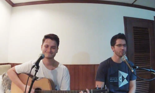 Chàng Tây cover Em của ngày hôm qua "ăn đứt" Sơn Tùng