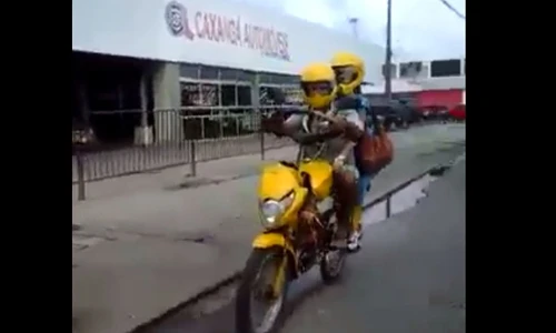 Chiếc xe máy có thiết kế kỳ dị nhất thế giới