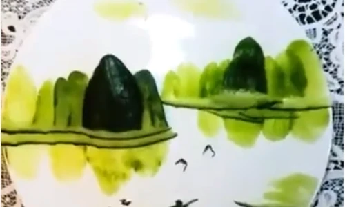 Biến dưa chuột thành tranh sơn thủy hữu tình trong chớp mắt