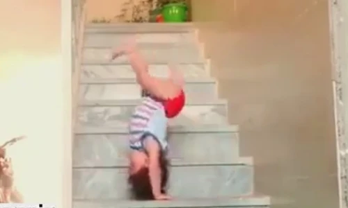 Bé gái 3 tuổi có biệt tài trồng cây chuối khó tin