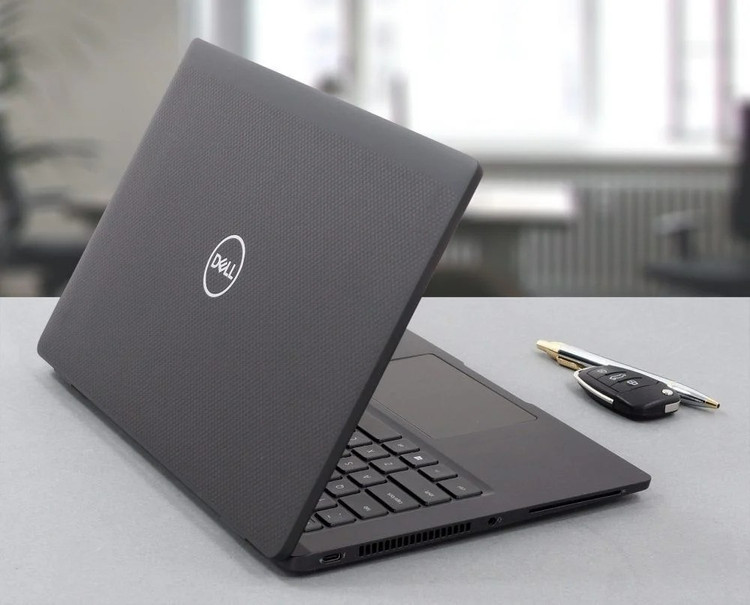 1. Dell Latitude 7420은 고급스러운 디자인을 갖추고 있으며, 두께는 17.9mm에 불과하고 무게는 1.4kg으로 현대 사무직 근로자에게 적합합니다. lap1.png