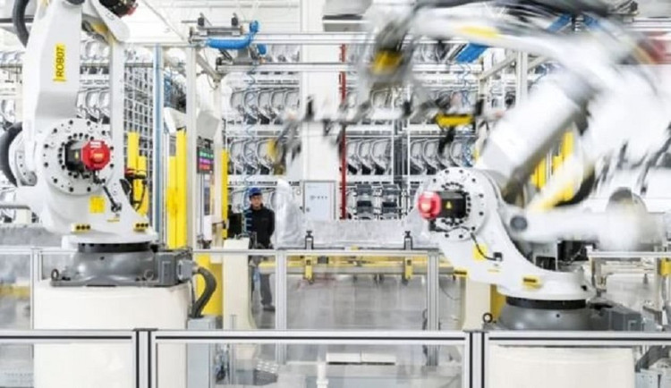 China se está acelerando para liderar la industria robótica mundial con un pronóstico de mercado que alcanzará los 108 mil millones de dólares para 2028. ro-1.png