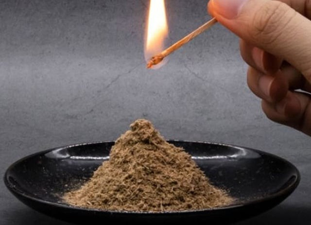Tháng 6 nhuận là thời gian được 'tặng thêm', tận dụng làm vài việc đơn giản sau để đón tháng 'cô hồn' được cát lành- Ảnh 3.Tháng 6 nhuận nên thanh tẩy khí xấu bằng cách đốt xông trầm, bồ kết, ngải cứu... Ảnh internet Tháng 6 nhuận là thời gian được 'tặng thêm', tận dụng làm vài việc đơn giản sau để đón tháng 'cô hồn' được cát lành- Ảnh 3.Tháng 6 nhuận nên thanh tẩy khí xấu bằng cách đốt xông trầm, bồ kết, ngải cứu... Ảnh internet