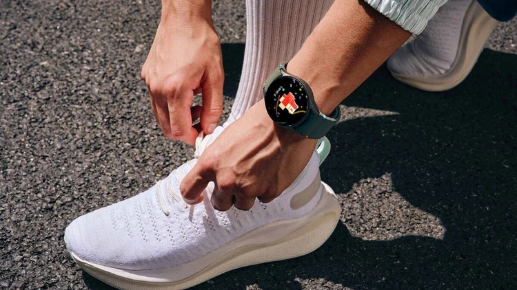 Users simply place their thumb on the BioActive sensor to take a measurement in 5 seconds. t-3.png