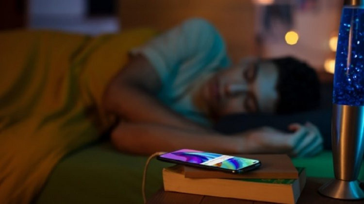Quan điểm này được ủng hộ bởi GS. Ritesh Chugh, người từng khẳng định sạc qua đêm là không cần thiết. ip-7.png