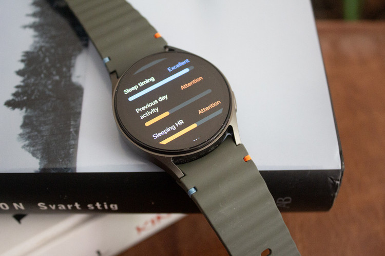 Phone Arena cho rằng phần cứng Galaxy Watch 7 hoàn toàn đủ sức chạy tính năng mới, chỉ là Samsung chưa chịu mở khóa. wa-5-7538.png