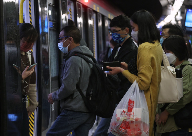 Trong cuộc sống, trí tuệ cảm xúc (EQ) quan trọng không kém IQ.