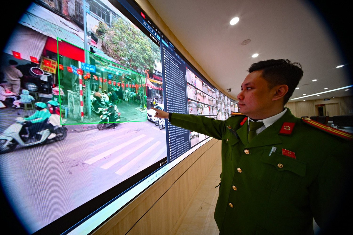 Từ Trung tâm chỉ huy, mọi hành vi vi phạm quy định đều được ghi lại, chuyển ngay về cơ sở để xử lý. Xem tường tận quy trình kín, minh bạch này để thấy phạm vi đã được xử lý, không có ngoại lệ.