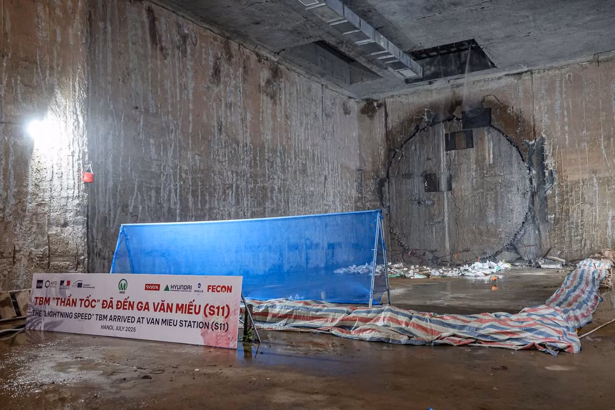 Ngày 29/7, Ban Quản lý Đường sắt đô thị Hà Nội (MRB) cho biết, tiến độ thi công tổng thể gói thầu CP03 - hầm và các ga ngầm đã đạt 62,74%. Dốc hạ ngầm đã hoàn thành 80,97%, Ga S9 - Kim Mã hoàn thành 50,53%, Giếng đứng hoàn thành 26,07%, tuyến hầm đạt 65,10%, các Ga S10, S11, S12 (gồm đường chuyển làn và gara) lần lượt hoàn thành 69,23%, 58,16%, 65,53%.