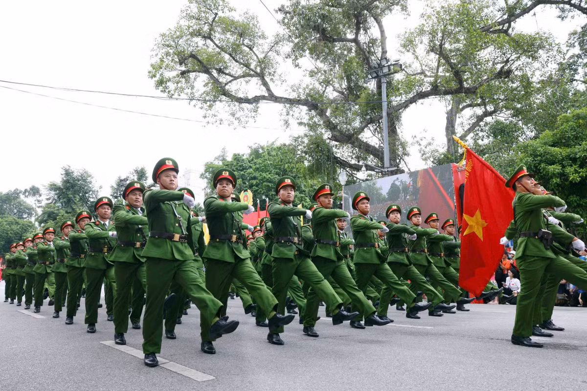 Chương trình “Ngày hội vì Thủ đô bình yên” được chuẩn bị kỹ lưỡng, với nội dung phong phú, sinh động, có chiều sâu; kết hợp hài hòa giữa biểu diễn nghệ thuật và duyệt đội ngũ, diễu hành quần chúng và các trang thiết bị, phương tiện chuyên dụng.