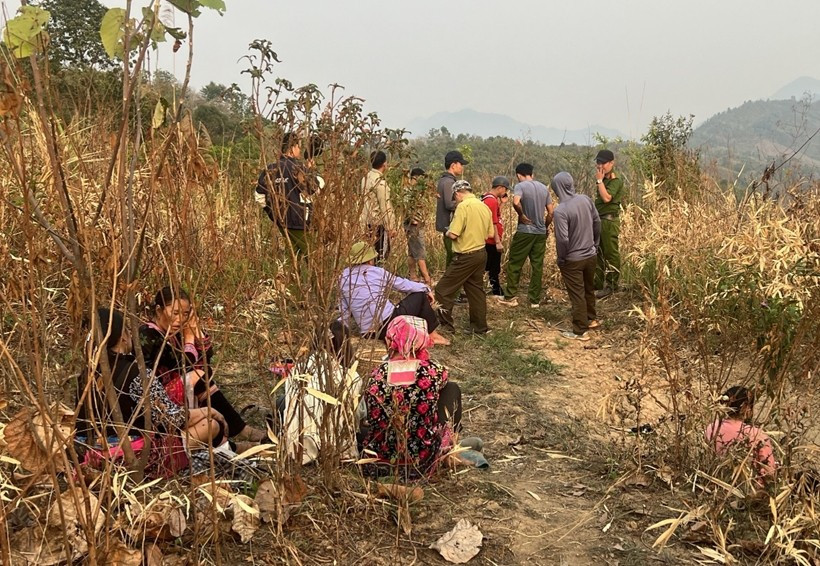 Theo hồ sơ vụ án, rạng sáng 13/10/2008, trực ban hình sự Công an huyện Long Thành, tỉnh Đồng Nai (cũ) nhận được tin báo từ Công an xã Bàu Cạn cho biết, sau gần 1 ngày mất tích, thi thể ông Nguyễn Hữu Ngãi (SN 1966, ngụ xã Bàu Cạn) đã được tìm thấy ở một cánh rừng thuộc xã Bàu Cạn. Ngay lập tức, các trinh sát hình sự của Công an huyện, PC45 được huy động đến hiện trường xác minh sự việc. (Ảnh minh họa, nguồn internet)