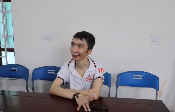 Trong đó, Nguyễn Đức Vinh giữ vai trò admin diễn đàn, được giao toàn quyền điều hành hoạt động của diễn đàn "Thiên địa" tại Việt Nam, gồm: quản lý hoạt động của diễn đàn, tìm kiếm đầu mối quảng cáo trên diễn đàn và các địa chỉ massage, quảng cáo đặt banner website cờ bạc, cá độ..., thu phí thành viên tham gia diễn đàn; quản lý hoạt động của hàng chục hội nhóm "vệ tinh" trên ứng dụng Telegram của diễn đàn. Các hội nhóm trên Telegram này thu hút hàng chục nghìn người tham gia, phát tán hàng nghìn nội dung khiêu dâm, đồi trụy.