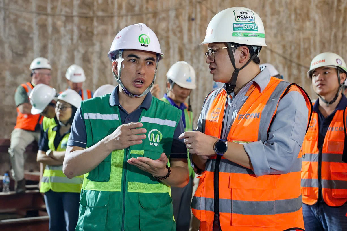 Hoàn thành thi công lắp đặt cốt thép bản trung chuyển gara khu vực I.1 hiện đang triển khai thi công tường vây khu vực II (đoạn từ ngã 3 Yết Kiêu đến Ngã ba Trần Hưng Đạo - Quán Sứ).