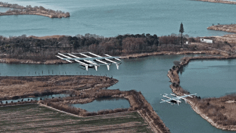 'Siêu xe bay' chạy điện lớn nhất thế giới chở được đến 10 người