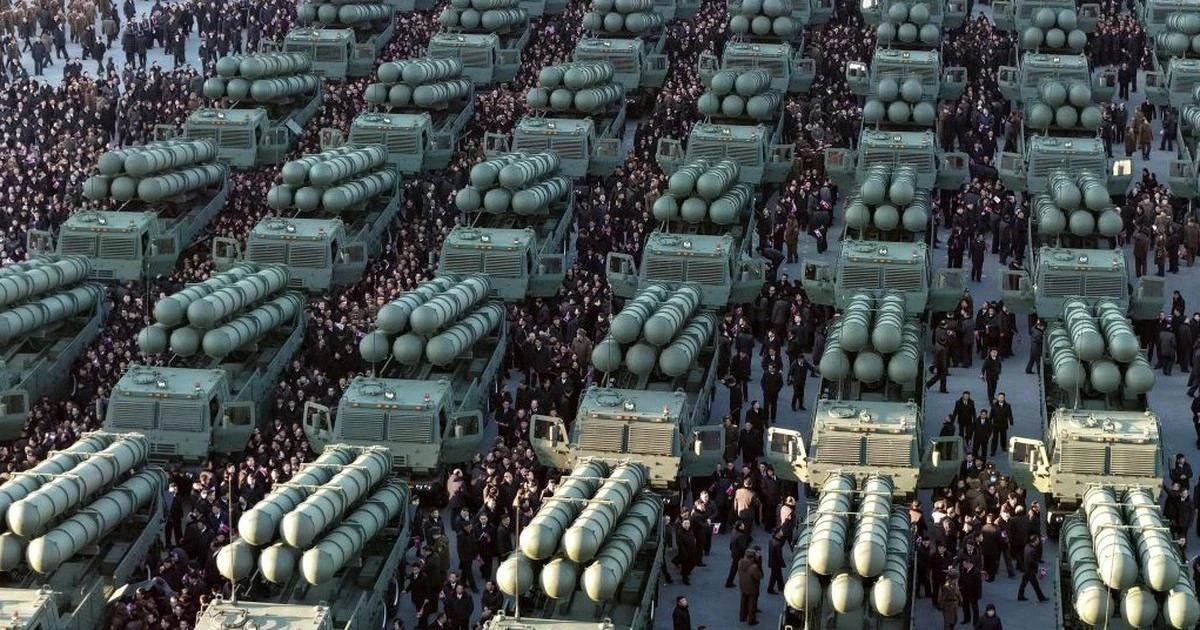 Triều Tiên công bố pháo phản lực phóng loạt có thể mang đầu đạn hạt nhân