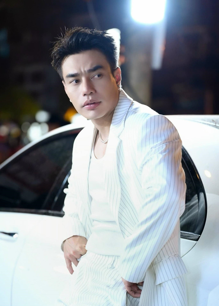 Nam diễn viên tham gia nhiều chương trình truyền hình thực tế gây chú ý như Hai ngày một đêm, đóng một số dự án phim ảnh Bố già, Nhà bà Nữ, Khi ta hai lăm, Bộ tứ báo thủ. Ảnh: FB Lê Dương Bảo Lâm. lam10.jpg
