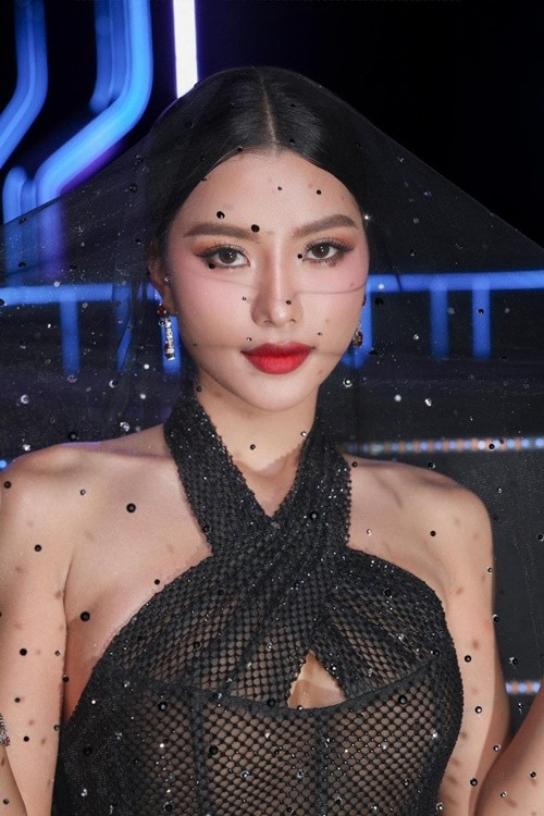 Hoàng Nhung từng chia sẻ, cô không muốn mọi người gọi mình là cô gái xinh đẹp với số đo 3 vòng nóng bỏng mà muốn được nhớ đến là một người đẹp thành công trên thương trường, là nguồn cảm hứng tạo động lực cho giới trẻ và tạo ra những giá trị cho cộng đồng, xã hội. nhung9.jpg