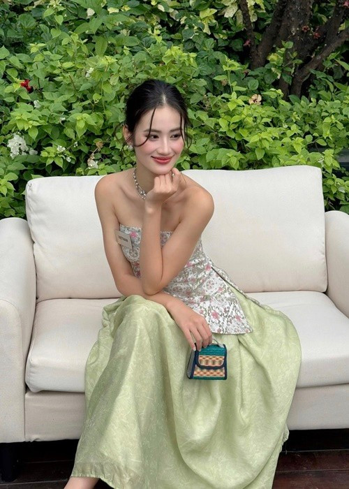 Ý Nhi từng chia sẻ trên Vietnamnet, cô không xem ai là "đối thủ". Ảnh: FB Ý Nhi. nhi8.jpg