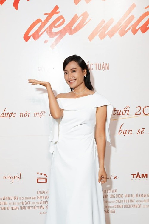 Tuổi 48, Hồng Ánh vẫn trẻ trung, có cuộc hôn nhân hạnh phúc bên Thanh Sơn. Ảnh: FB Hồng Ánh. mui7.jpg