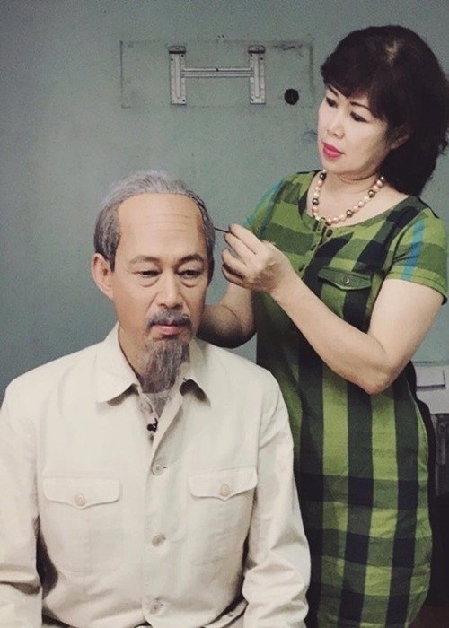 Nghệ sĩ Tiến Hợi khi hoá trang vào vai Bác Hồ. Ảnh: VOV. vov.jpg