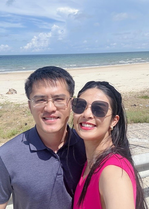 Chồng Ngọc Hân có ngoại hình điển trai, công tác tại Bộ Ngoại giao. Ảnh: FB Ngọc Hân. han12.jpg
