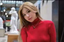 Vừa xin lỗi trên Facebook, cô gái Malaysia sang Instagram đăng ảnh gợi cảm khác