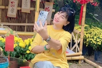 Bị chê kiểu tóc làm mặt đơ, Cát Phượng đáp trả cực gắt