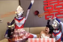 Cô dâu từ tròn mắt bởi sự xuất hiện của nhân vật này