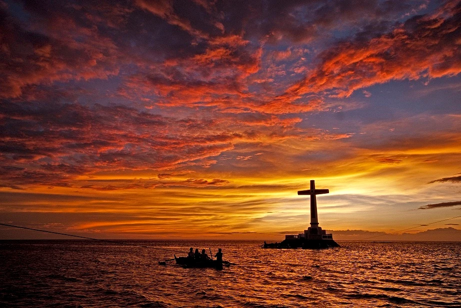 Thót tim đến thăm nghĩa địa bị nhấn chìm dưới đáy biển