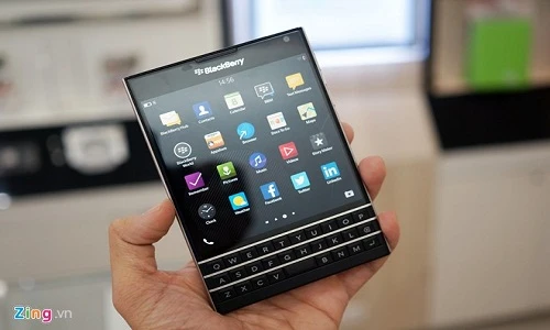 Mở hộp BlackBerry Passport xách tay giá 17 triệu vừa về VN