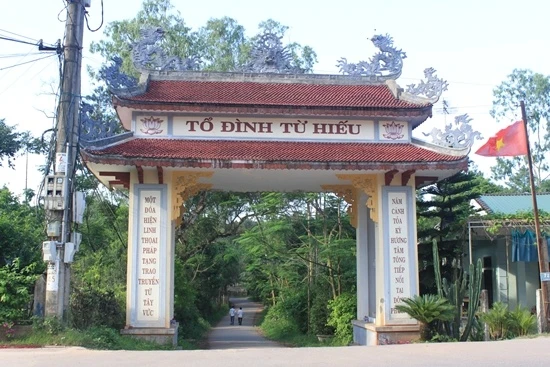 Lắng mình tại cổ tự Từ Hiếu