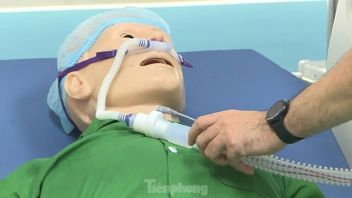 COVID-19: Tận mục kỹ sư Việt làm Container tạo oxy di động