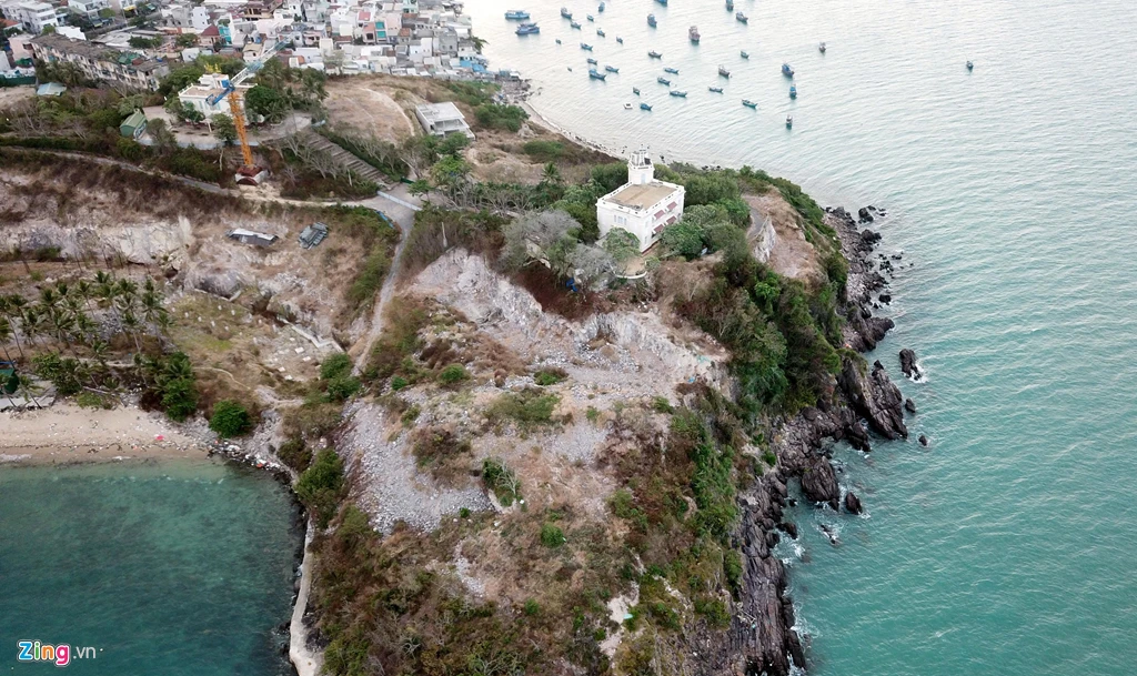 Nóng: Di tích lầu Bảo Đại bị cạo trọc, hoang tàn lạnh lẽo