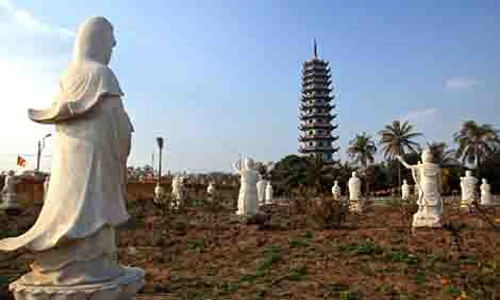 Lặng ngắm vẻ đẹp của Đại Bảo tháp cao nhất Việt Nam