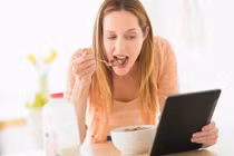 Vì sao dân văn phòng dễ mắc bệnh dạ dày?