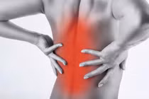 Vì sao không nên tự chữa đau lưng mãn tính?