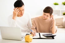 Vợ chồng cùng nhau vượt qua khủng hoàng tài chính