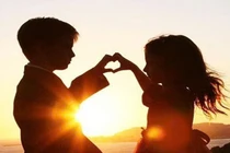 Làm gì khi phát hiện con có người yêu sớm?
