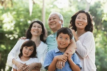 Buông bỏ để sống an nhiên ở tuổi trung niên