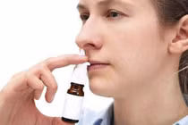 Nguy hiểm khi lạm dụng thuốc xịt mũi, cách sử dụng an toàn