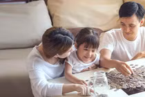Cha mẹ cần làm gì để chuẩn bị tài chính vững chắc cho con?