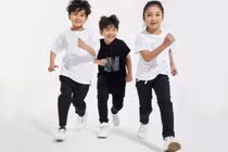 Cách chọn đồ thời trang an toàn, tiện lợi cho trẻ