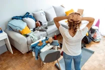 Chồng bừa bộn, vợ phải làm sao?