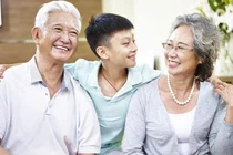 Ông bà nuông chiều cháu quá, lợi bất cập hại