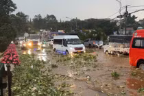 Mưa lớn gây ngập cục bộ ở Đà Lạt, 2 người tử vong do sạt lở đất