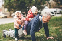 Đừng để người già cô đơn trong chính tổ ấm của mình